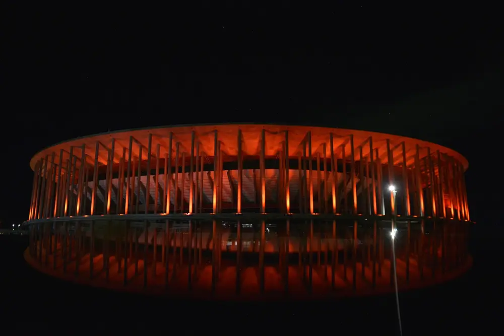 Brasília se ilumina de laranja contra violência infantojuvenil