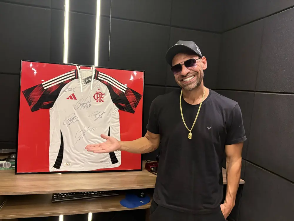 Lar da Bondade rifa camisa do Flamengo autografada