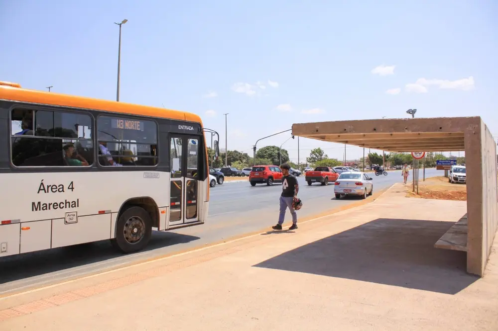Queda de 52% nos roubos em ônibus do DF em 2025