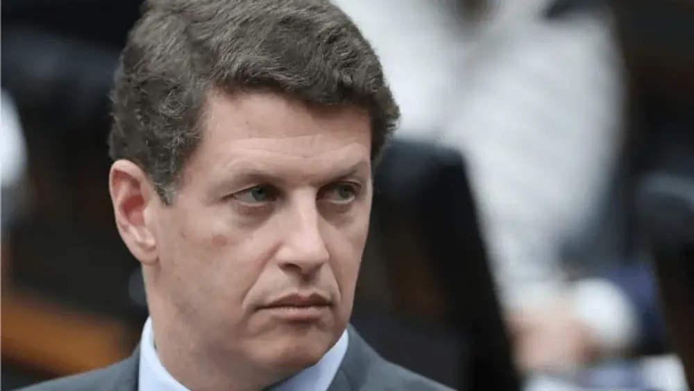 TRE manda tirar vídeo de Salles contra André do Prado