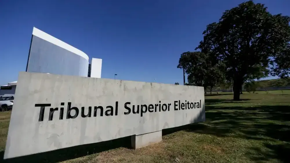 TSE suspende sistema após filiação indevida de Flávio Bolsonaro